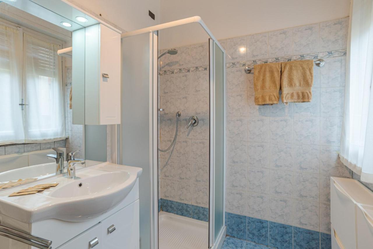 Lovely & Quiet Apartment - With Balcony & Parking โกโม ภายนอก รูปภาพ